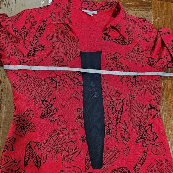 Dressbarn Red Hawaiian Floral Blouse with attached Cami Size M - Picture 3 of 8
